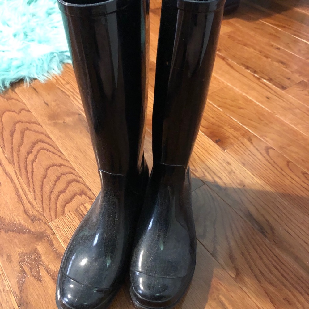 Rain boots